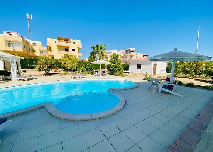 One In A Compound With The Swimming Pool * Hurghada